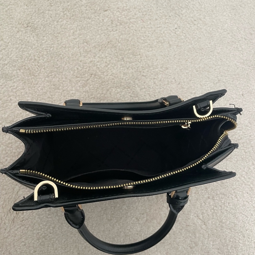 Michael kors purse - Picture 7 of 7